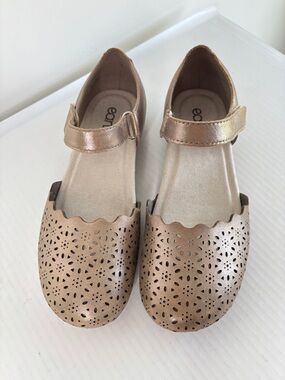 Earth Leather Perforated Mary Janes Bronnie Comfort Shoe Size 7 Pewter Leather